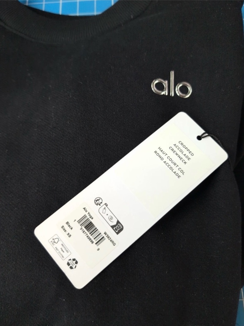 ALO Yoga Black Cropped Pullover Sweatshirt - Picture 2 of 2